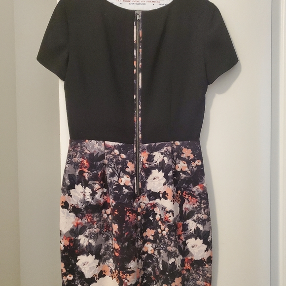 Dress - Picture 3 of 4